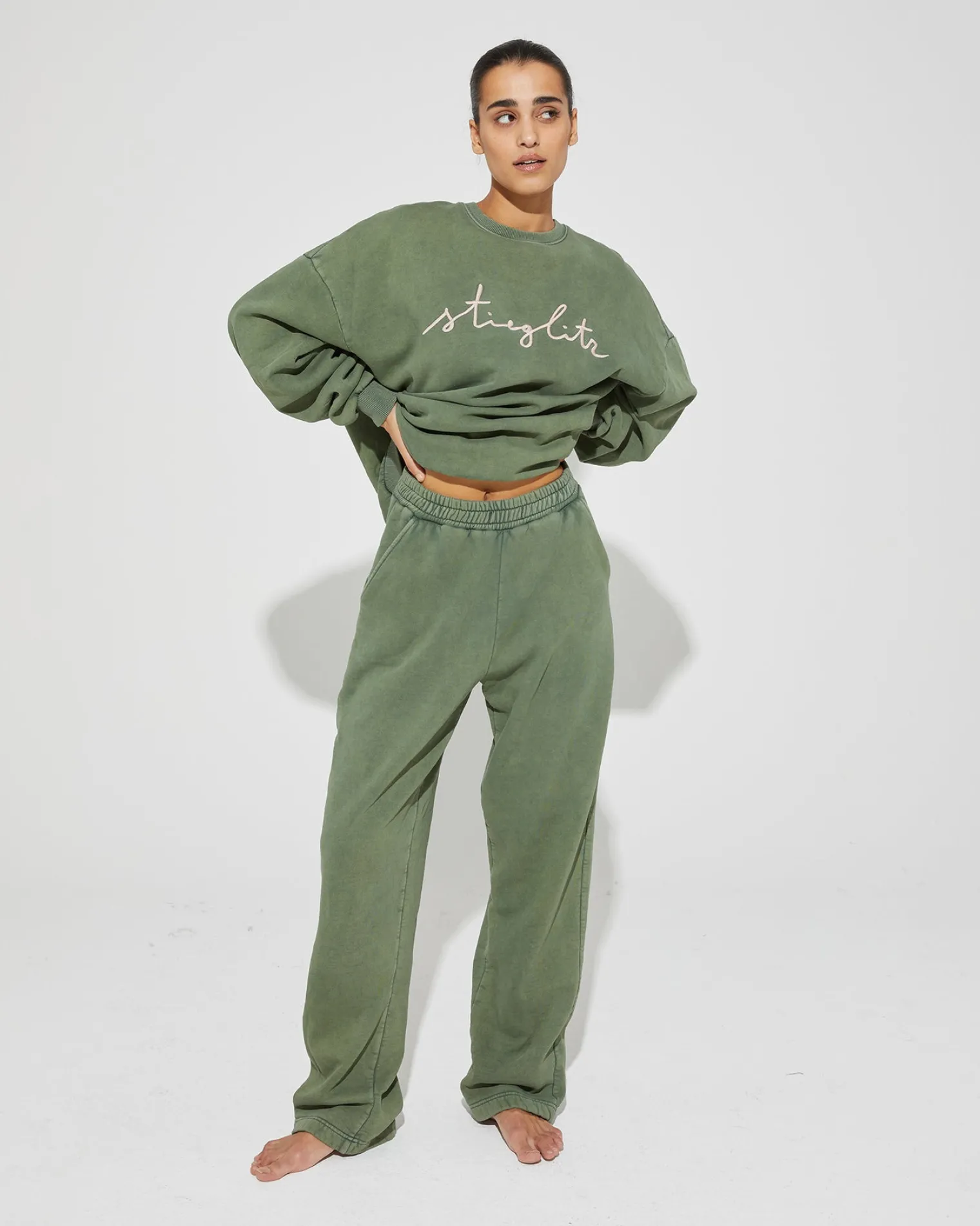 Flash Sale Worn Out Straight Leg Sweatpants Groen Broeken